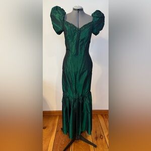 Wicked Vintage 8Os Emerald Green Gown with puffy sleeves and bow on back.Size 12